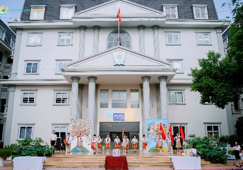 SINH HOẠT DƯỚI CỜ THÁNG 10