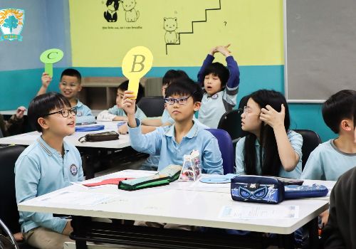 WHSers khối 5 hào hứng “làm học sinh lớp 6” qua tiết học liên môn Lịch sử – Địa lý