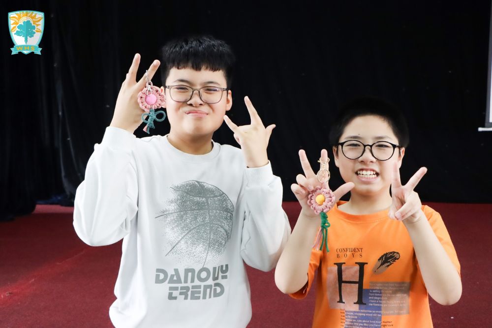 Nghệ thuật từ những nút thắt – Phụ huynh giảng dạy, WHSers sáng tạo