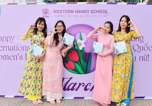 Chúc mừng những người Phụ nữ WHSers hạnh phúc