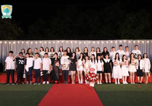 Prom night: Lễ trưởng thành của học sinh cuối cấp