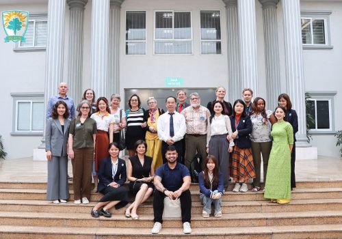 WHS học tập & nâng cao chất lượng cùng chuyên gia nước ngoài