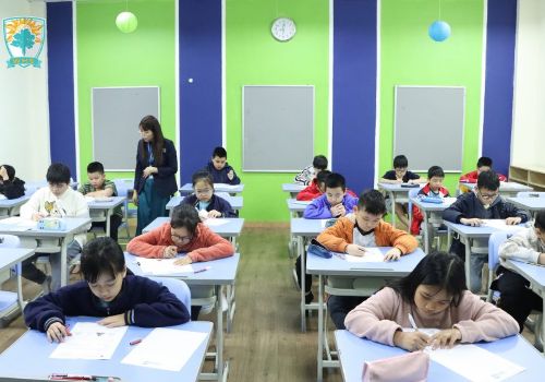 Hơn 100 thí sinh tham dự thi thử vào lớp 6 tại Tây Hà Nội đợt 1