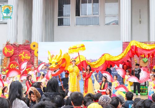 Chợ phiên WHS 2024: Chào xuân Giáp Thìn – Gắn kết tình thân