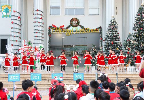 Ngập tràn niềm vui trong ngày hội Giáng Sinh tại WHS