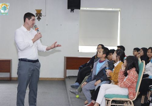 WHSers giao lưu quốc tế