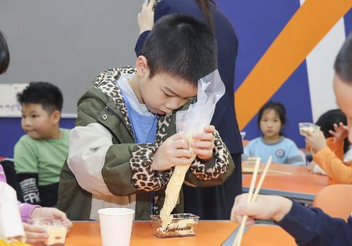 WHSers hóa thân thợ làm bánh Tiramisu