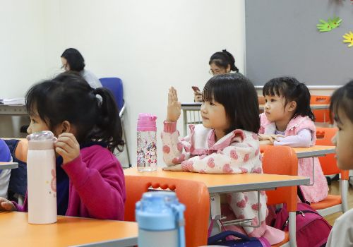 Những buổi học đầu tiên của lớp Tiền Tiểu học đợt I