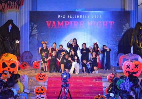 Fangtastic Feast – Halloween rực rỡ sắc màu