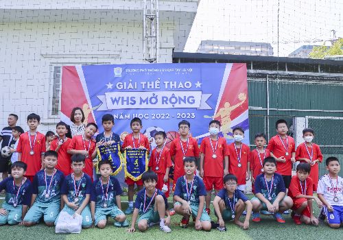 Sôi động Giải bóng đá Tiểu học WHS mở rộng