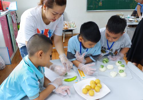 Whsers làm bánh dẻo đón Tết Trung thu