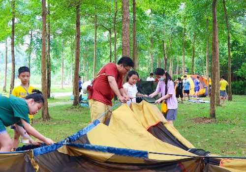 Chuyến dã ngoại sinh tồn 2 ngày 1 đêm cảu học sinh Camp Survival: Đi để trưởng thành