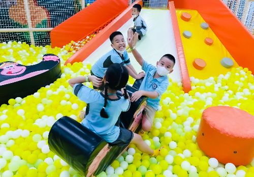 Dã ngoại HKII năm học 2021 – 2022, Khối 1, 2, 3 tại tiNi World