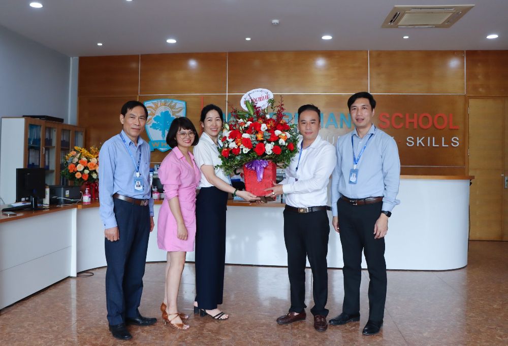 Ra mắt Ban đại diện Hội Cha mẹ học sinh WHS