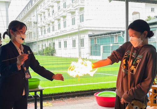 Học sinh lớp 9 trải nghiệm THPT: Khoa học ứng dụng