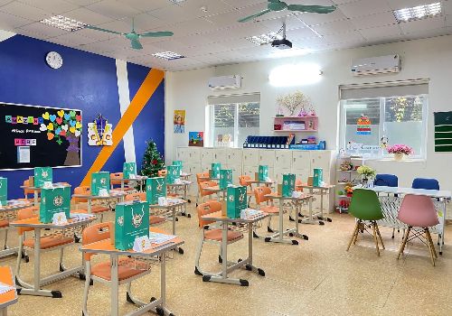 Họp phụ huynh tổng kết HKI trong điều kiện an toàn, đảm bảo giãn cách theo từng khối lớp