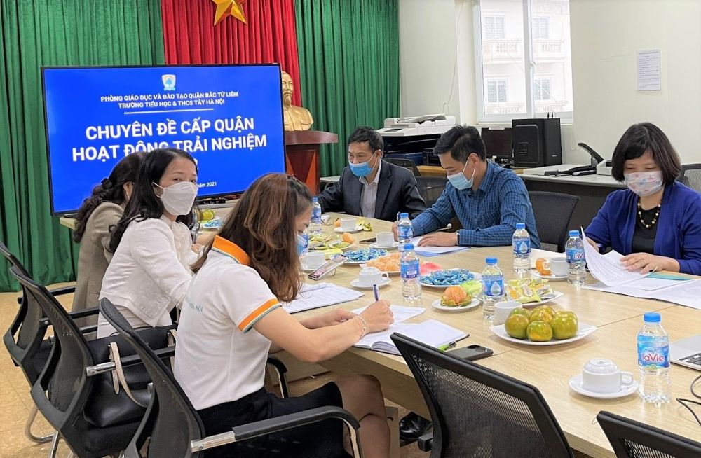 Chuyên đề cấp Quận hoạt động trải nghiệm lớp 2