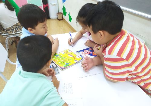 Tiết “Tự đọc sách, báo” tại WHS