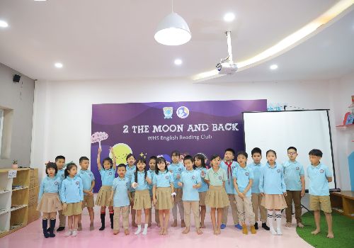 Ra mắt CLB Đọc sách Tiếng Anh “To The Moon and Back”