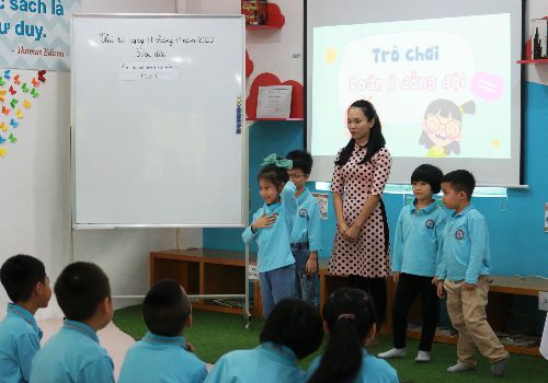 Trường Tây Hà Nội tổ chức chuyên đề chuyên môn cấp Quận môn Đạo đức lớp 1