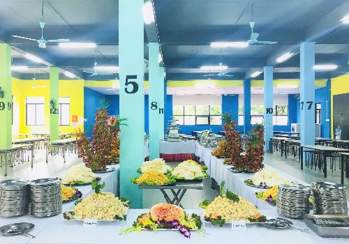 Bữa trưa hạnh phúc