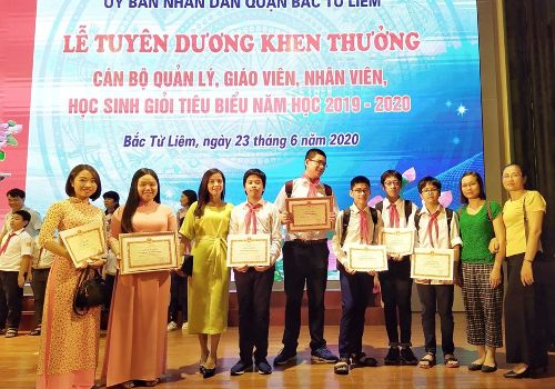 Mưa huy chương của đội tuyển WHS thi khoa học quốc tế HKISO 2020