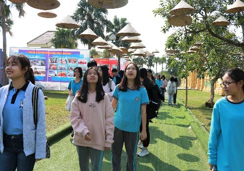 Một ngày khám phá Làng Văn Hóa – Du Lịch các dân tộc Việt Nam