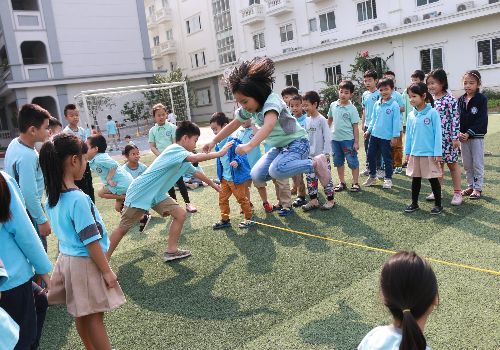 WHSers trải nghiệm trò chơi dân gian