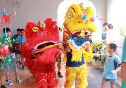 Trung thu tái chế – Trung thu rực rỡ của WHSers