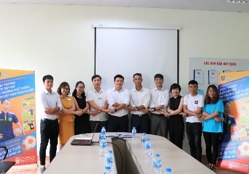 LỄ KÝ KẾT HỢP TÁC GIỮA WHS VÀ TRUNG TÂM BÓNG ĐÁ STARFOOTBALL